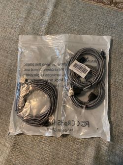 3 black iPhone charges