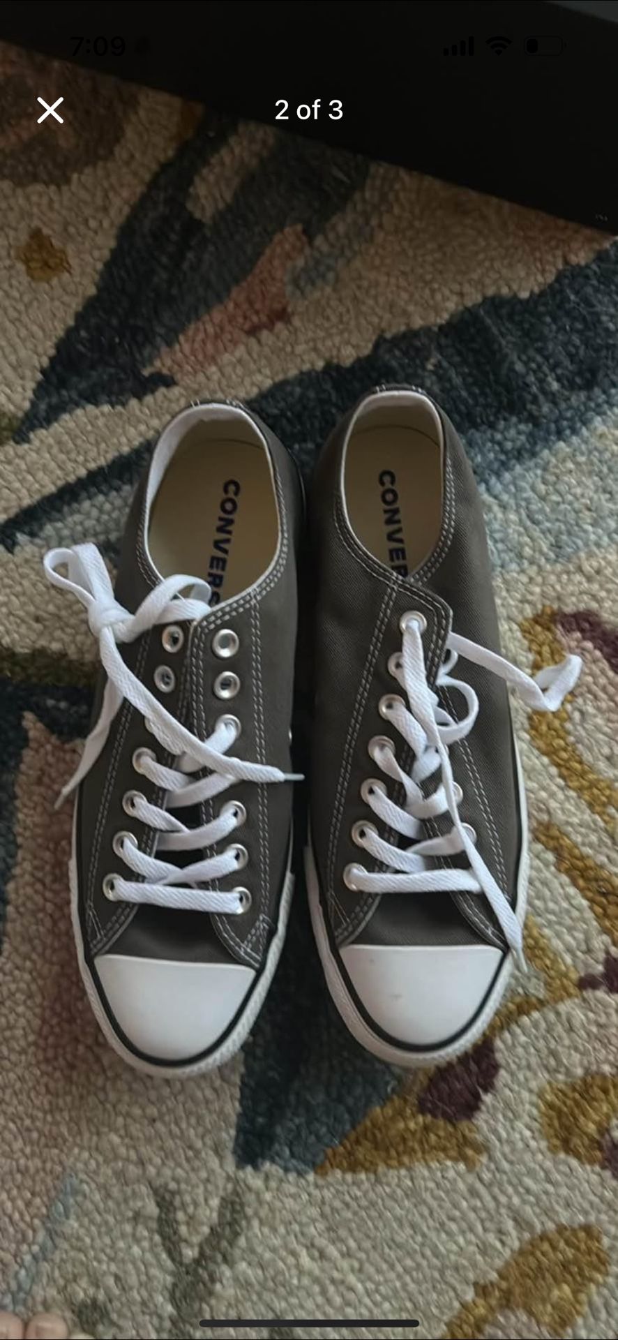 Converse low top sneakers - men’s 8.5, women’s 10.5