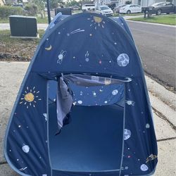 Space themed kids Pop up Tent.