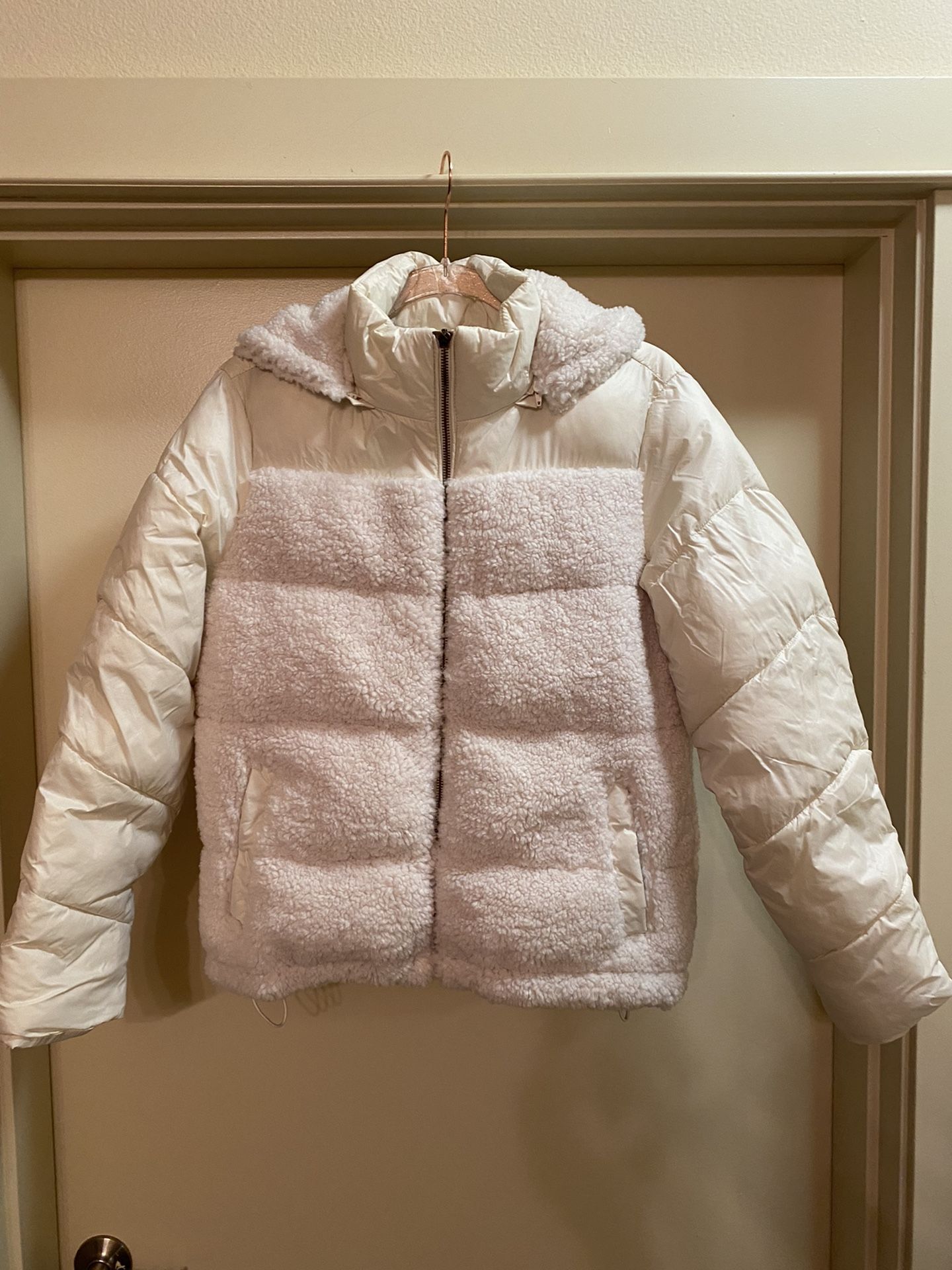 a.n.a. A New Approach Off White Sherpa Front Puffer Jacket