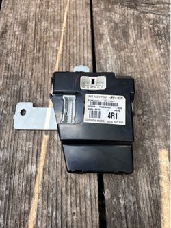 2011 - 2015 Hyundai Sonata Power Supply Distribution Module