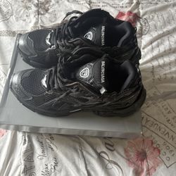 Balenciaga Runner