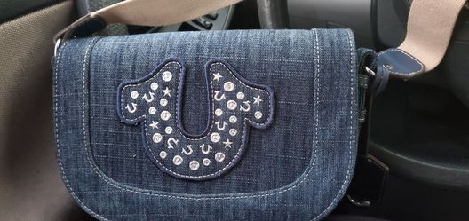 NEW TRUE RELIGION PURSE
