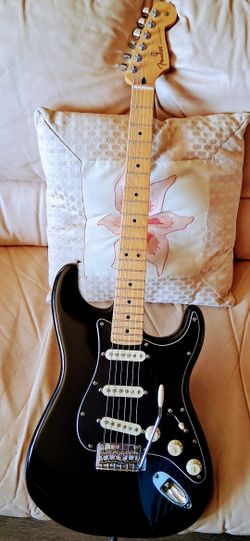 Fender Player LTD Edition, 22 Frets  Strat in Great Shape, Classic SSS Sounds, Great Performer; Trade Your TELECASTER +$ To U Or Best $ Offer