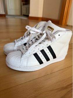 Adidas women's size 5 High-top black/white in excellent super clean