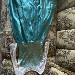 costume
