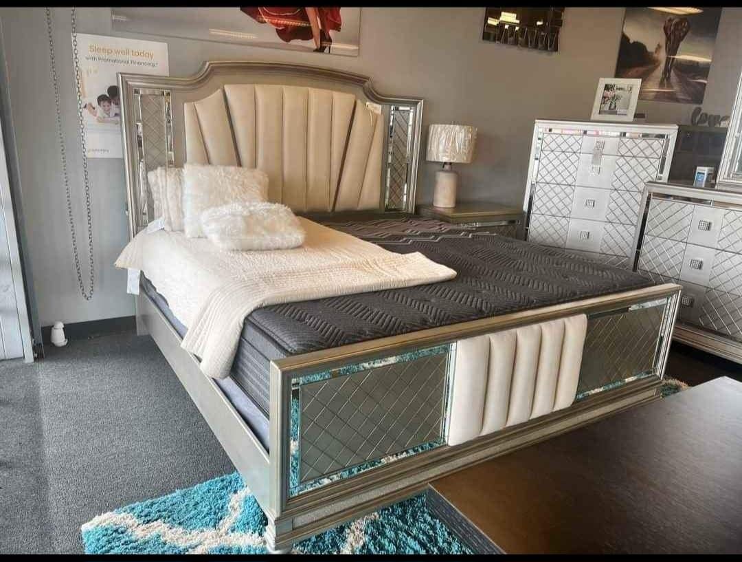 Chevanna Platinum Queen Upholstered Panel Bed