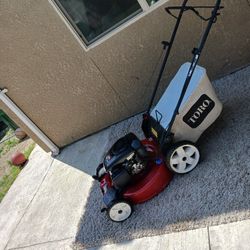 Toro LAWNMOWER