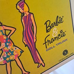 Vintage Barbie And Francie doll trunk W/Barbie