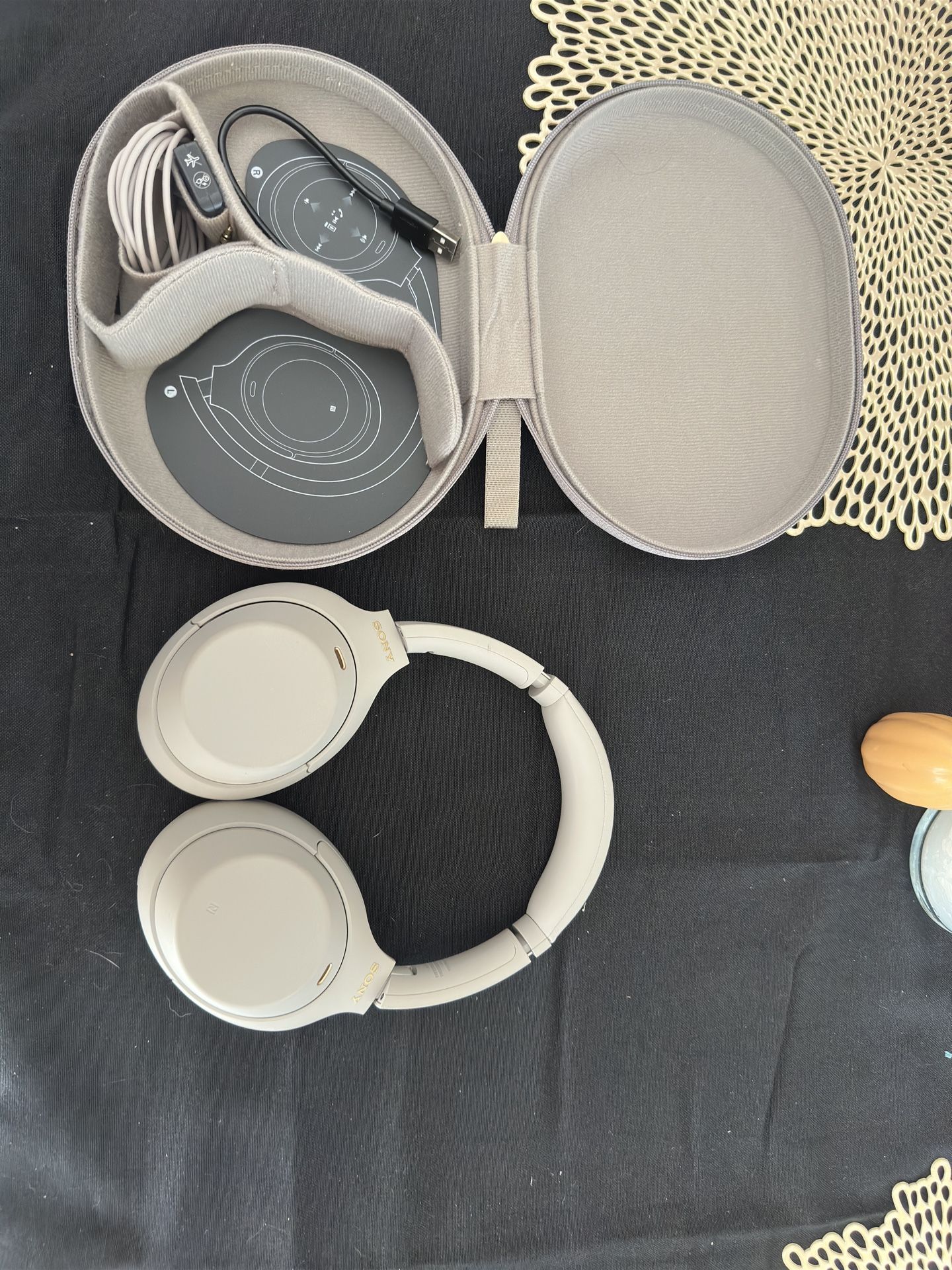 Sony XM4 Headphones 