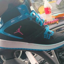 Brand New Jordans Youth 4.5  6.5 Womans