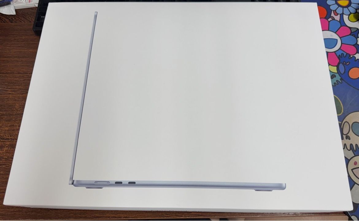 Apple MacBook Air 15" (M4 chip 16GB RAM 256GB SSD) Sky Blue 2025 - Mint 100% Bat