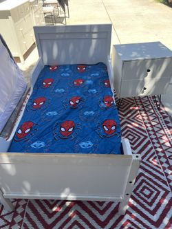 Toddler Bed With Nightstand 