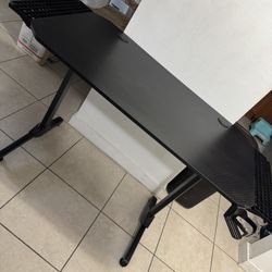Lightly Used Vitesse Gaming Desk $50