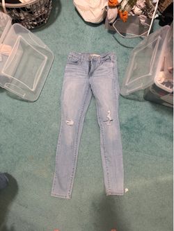 2Pairs of Women's Levi Jeans