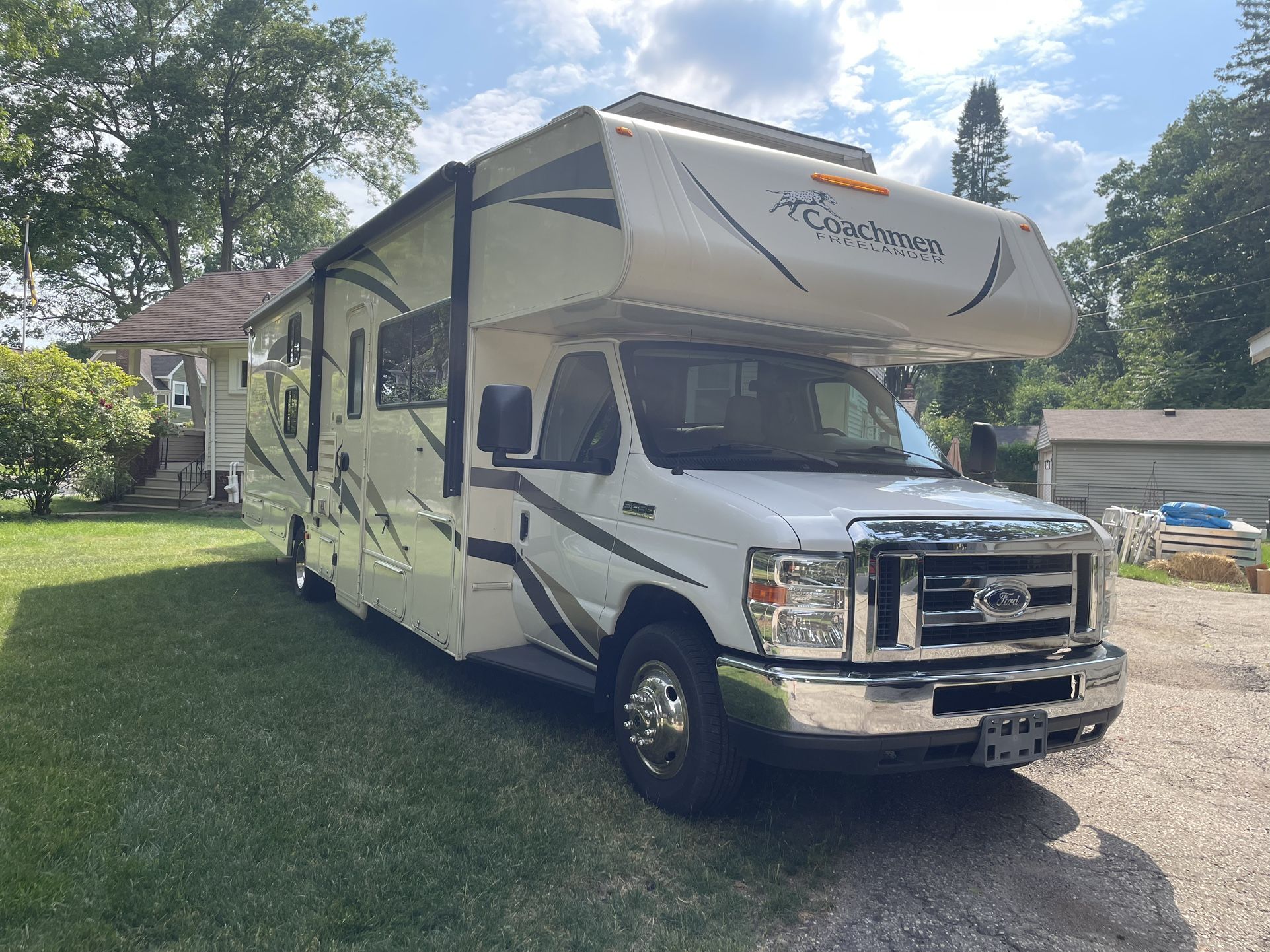 2018 Coachmen Freelander 31BH