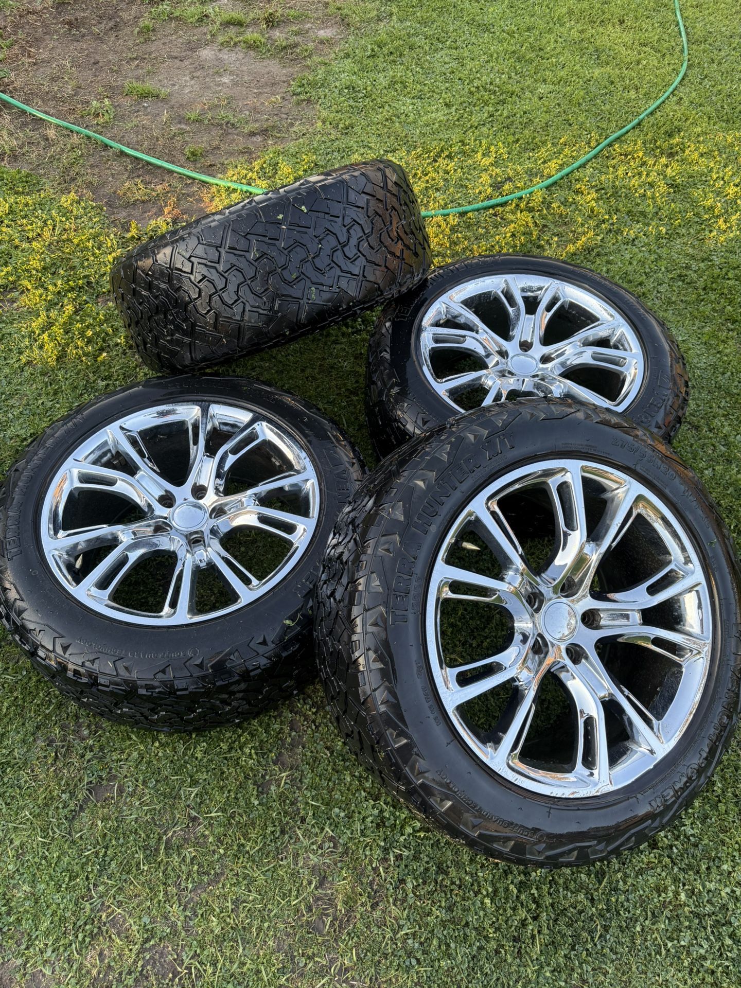 Spyder Rims On 275/55r20 Venom Power Tires 