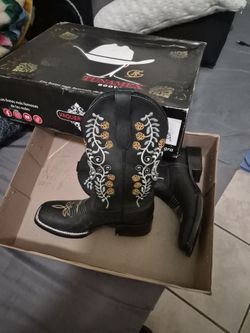 Boots Size 7