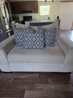 Love seat