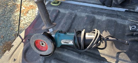 7.5 Amp Corded 4.5 in. X-LOCK AC/DC Switch Angle Grinder with 4.5 in.