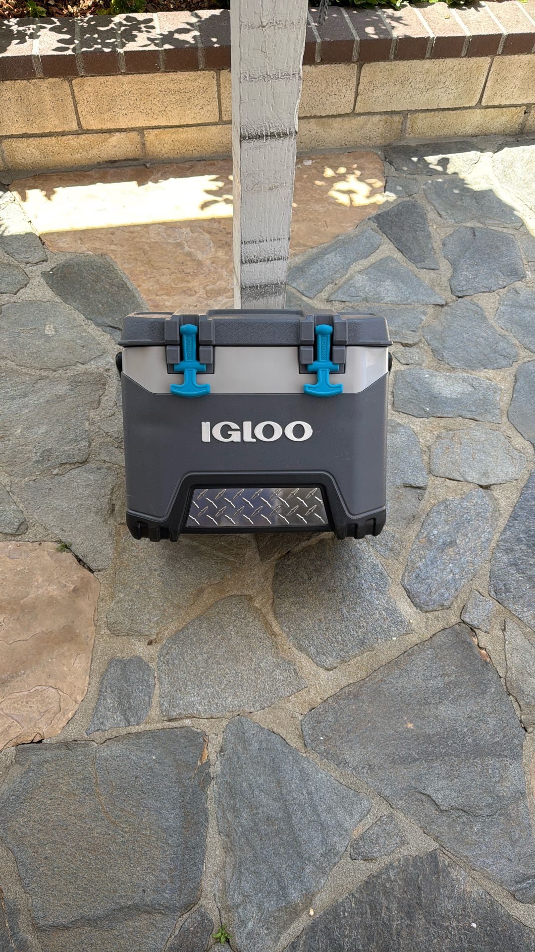 IGLOO Ice Chest 