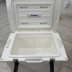 Engel 25 High Performance Hard Cooler and Ice Box