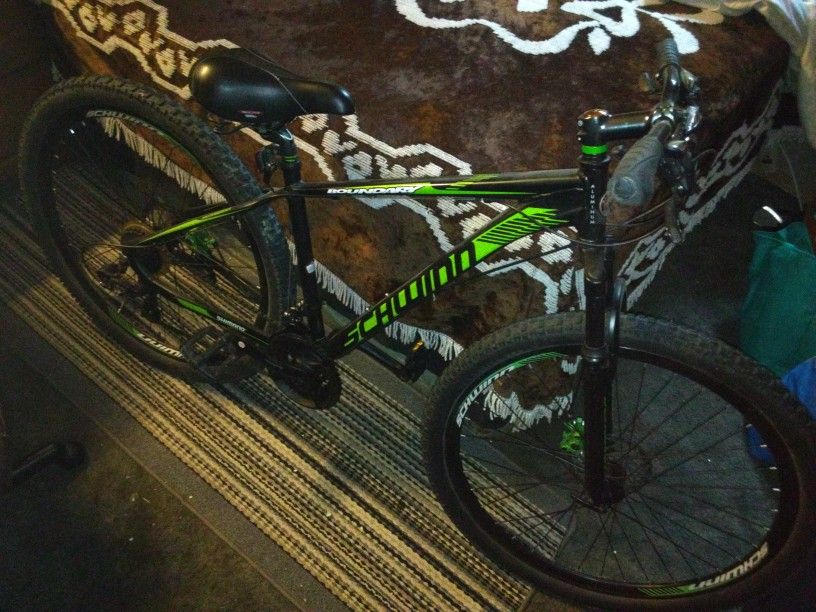Schwinn Boundary Mountain Bike