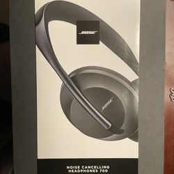 New Bose Noise Cancelling Headphones 700