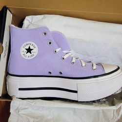 Converse Sz 10 NIB