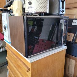 Antique Kenmore Microwave 13.5H x 20.5L x 15.5D
