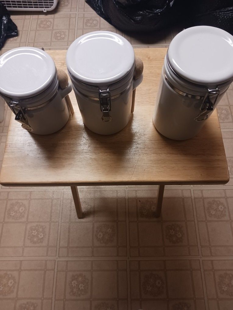 Canisters 