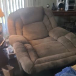 Reclining Love Seat And Reclining Chair