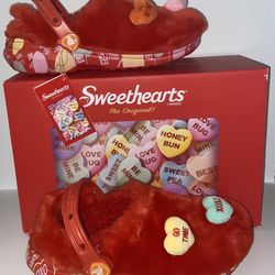 Sweetheart Crocs Size W-8