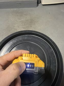 DeWalt 20V MAX XR POWERPACK 4Ah Battery (DCB2104) — New