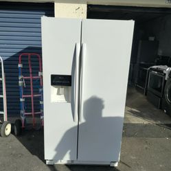 white fridges galore all sizes all kinds French door side by side top freezers with warranties