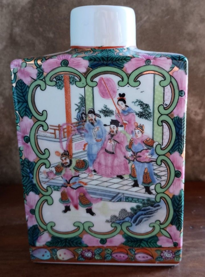 Antique Chinese Rose Mandarin Rectangular Lidded Jar 7 1/2" 