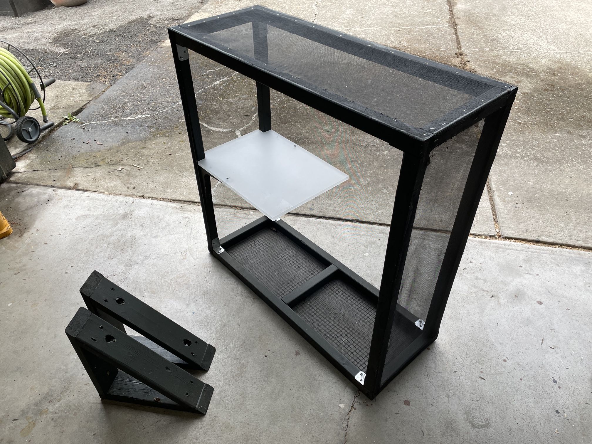 Catio Cat Window Box -35.5" x 36" with support brackets