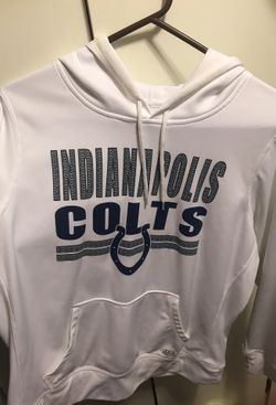 XL women’s colts sweatshirt never worn or washed.
