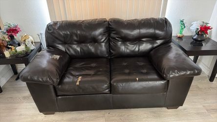 Couch (free)