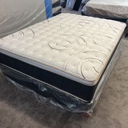 Mattress queen size pillow top.   Colchones nuevos. Pillow top.  