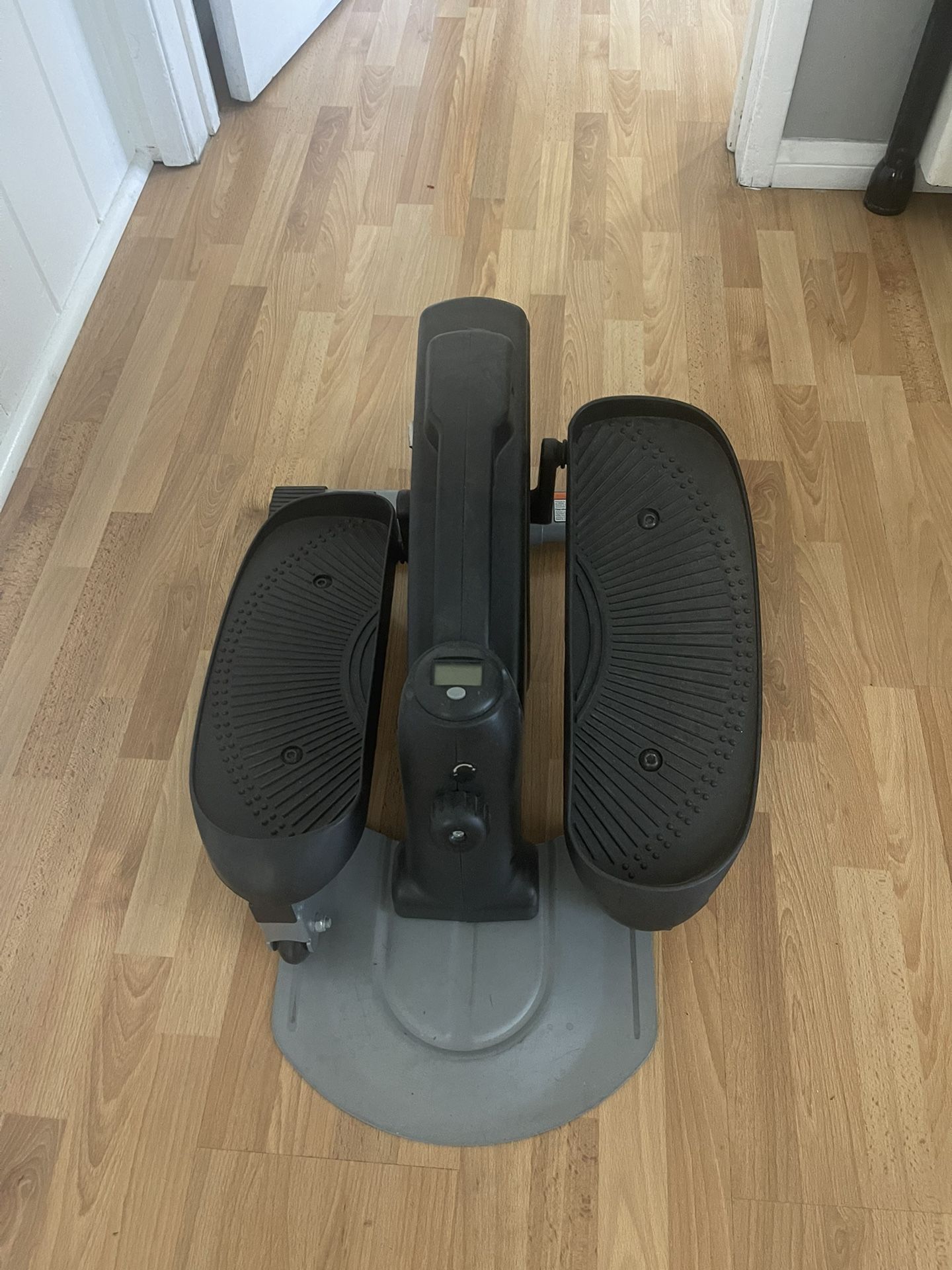 Elliptical Pedal Machine 
