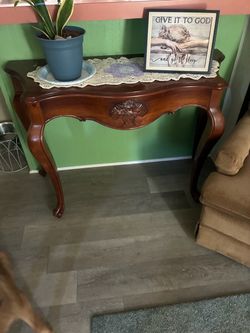 Entry way / sofa table