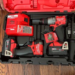 Milwaukee FUEL 18V Lithium-Ion Brushless Cordless Hammer Drill and Impact Driver Combo Kit