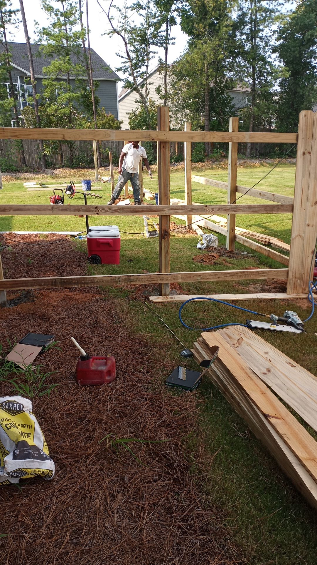 Professional Privacy Fences/Staining