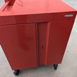 Betford Cube Laptop Charging Cart