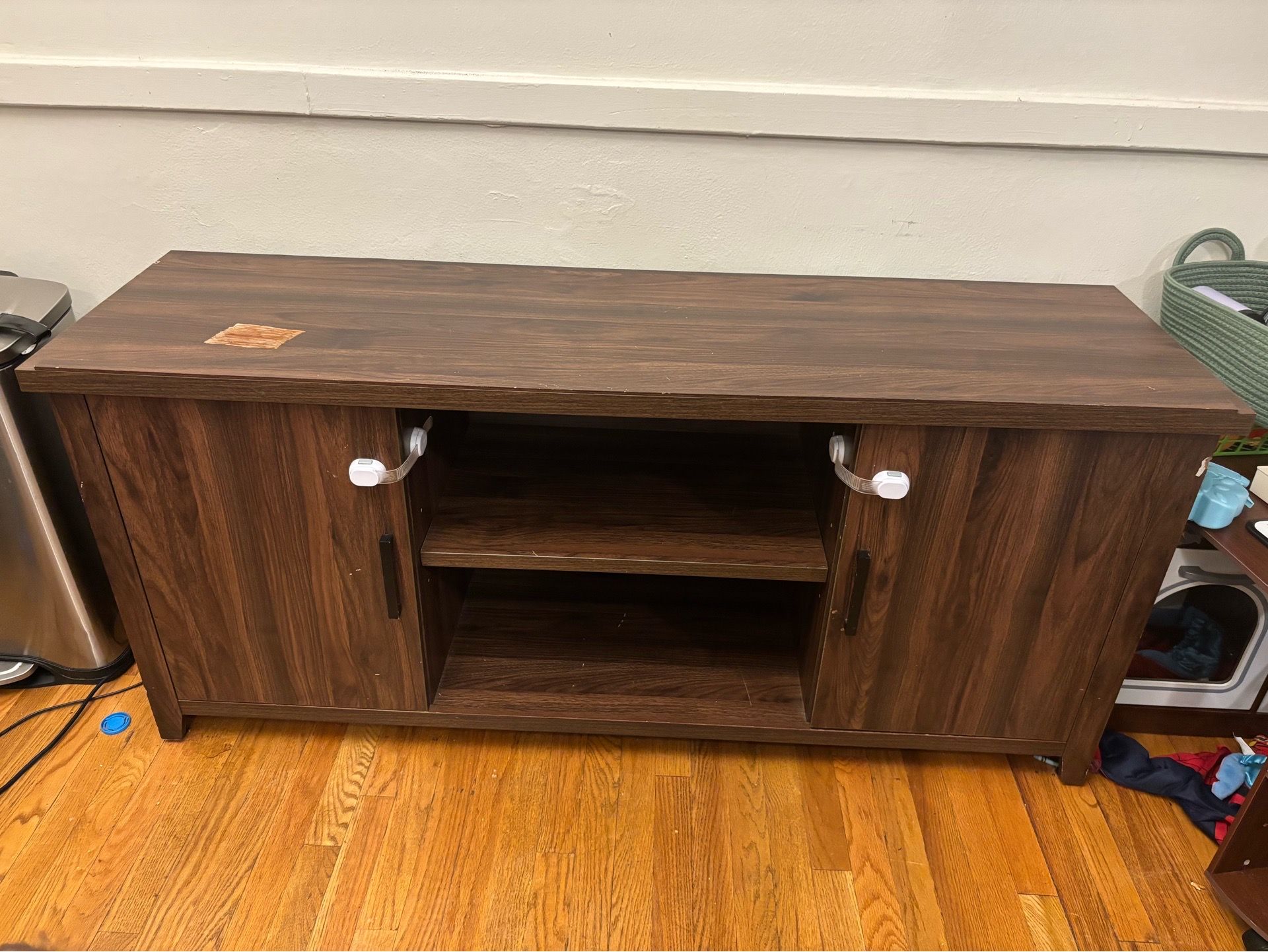 Tv stand