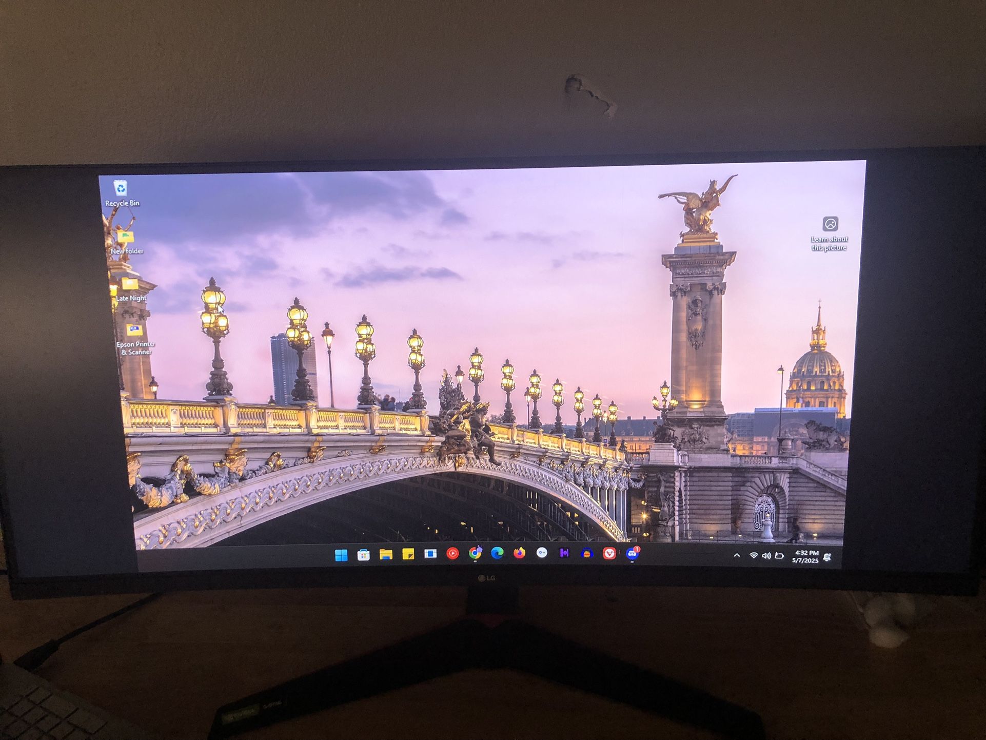 LG 34” Curved monitor