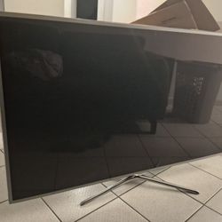 Samsung  60  Smart And Roku Tv