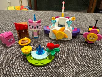 LEGO Unikitty Set with Minifigure and Accessories