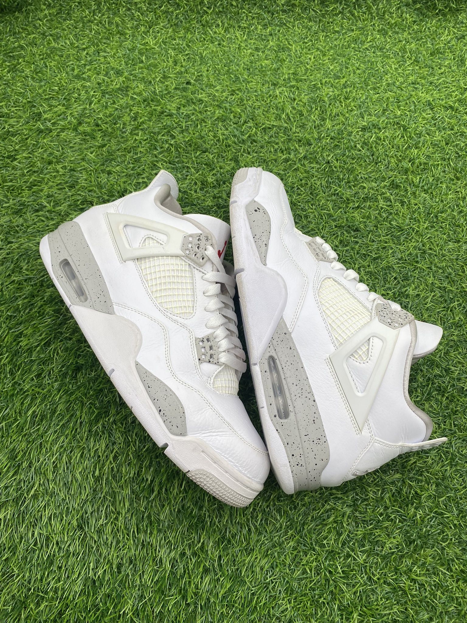 Jordan 4 “White Oreo” Size 10.5M